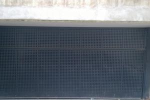 Puertas residenciales / Basculantes / Chapas perforadas