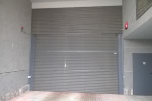 Puertas residenciales / Basculantes / Chapas perforadas