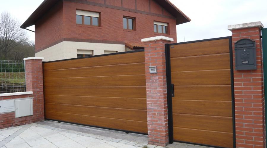 Puertas residenciales / Correderas rodadas y colgantes / Imitaciones a madera y madera