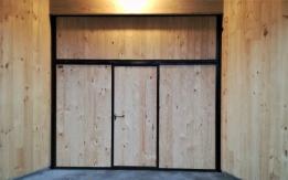 Puerta basculante madera